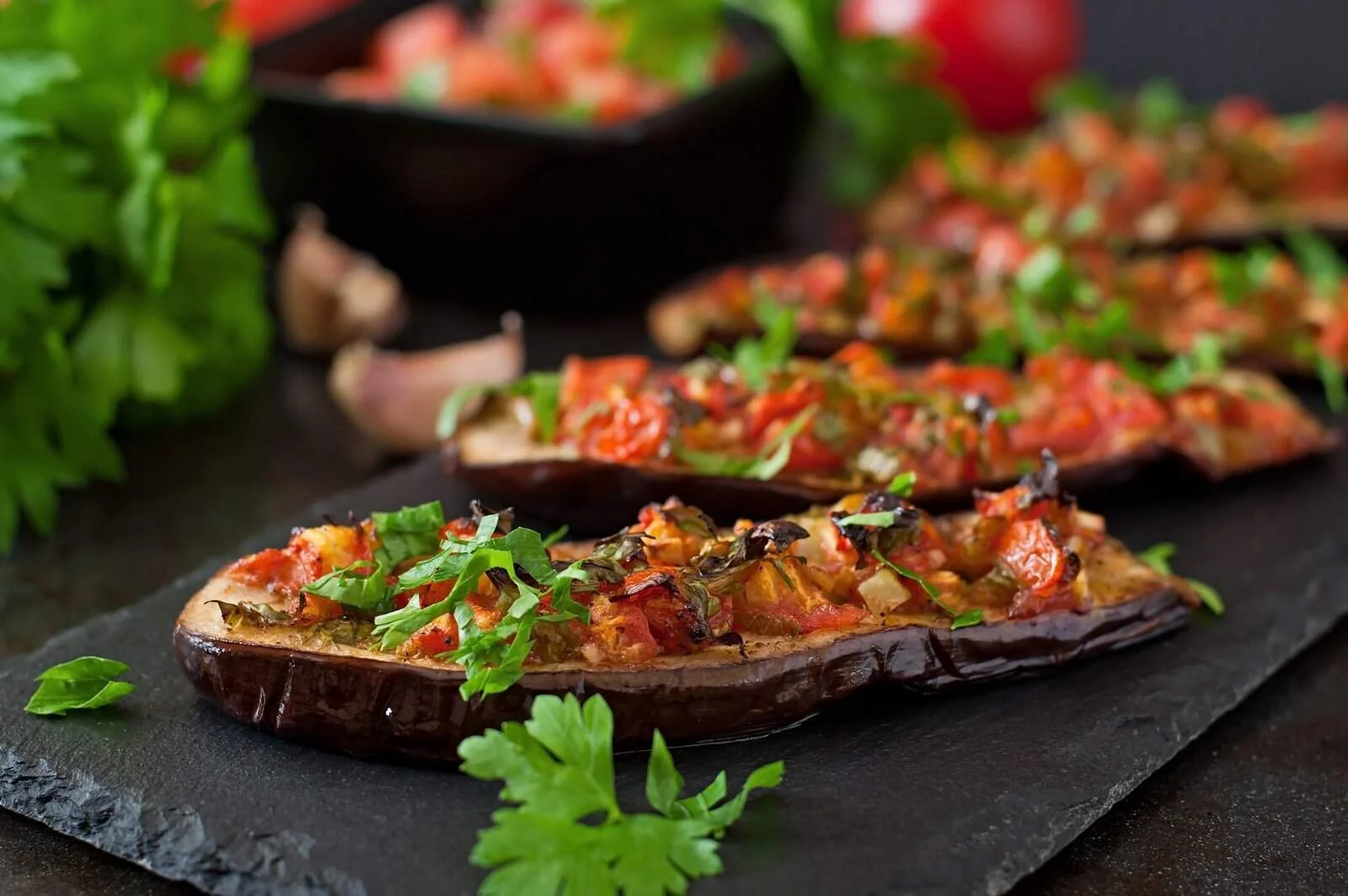 baked-eggplant-with-tomatoes-garlic-paprika baked-eggplant-with-tomatoes-garlic-paprika